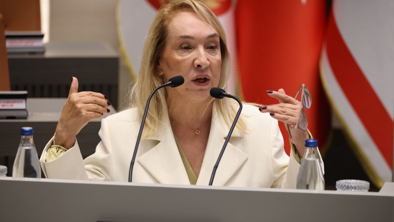 Besim'den Arıklı'ya "Yapamıyorsanız gidecekseniz"