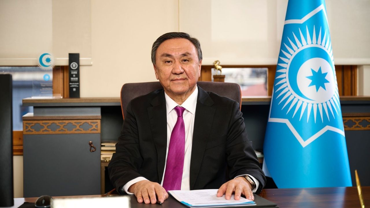 Cumhurbaşkanı Erhürman’a bir tebrik de TDT Genel Sekreteri Kubanıçbek Ömüraliyev’den