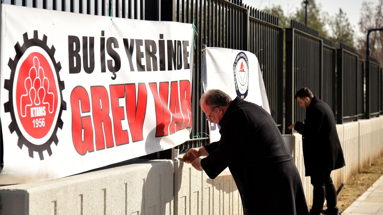 Sendikalar, fiber optik protokolüne karşı Meclis önünde eylem yapıyor