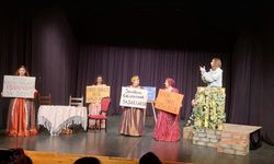 “Shakespeare’in Şen Kadınları” Girne’de sahnelendi