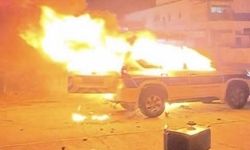 Paskalya'da olaylı gece, polis arabası ateşe verildi