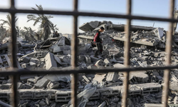 İsrail, Gazze'de 2 evi daha hedef aldı: Çok sayıda ölü ve yaralı var