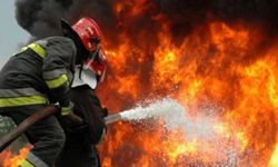 Girne’de, elektrik trafosunun ısınıp alevlenmesi sonucu yangın meydana geldi