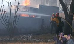 ABD'nin California eyaletinde orman yangınları yerleşim yerlerine sıçradı