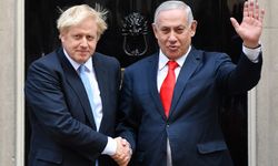 Johnson: Netanyahu banyoma dinleme cihazı yerleştirdi