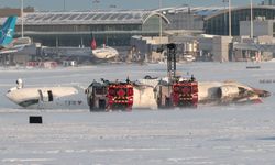 Delta Havayolları’na ait uçak Toronto’da iniş sırasında ters döndü: 18 yaralı