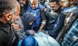 Reuters ve AP Gazze'de gazetecilerin öldürülmesinden dolayı öfkeli olduklarını açıkladı