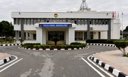 Gazimağusa’da üzerinde yasak madde bulunan ve ülkede kaçak kaldığı belirlenen kişi tutuklandı