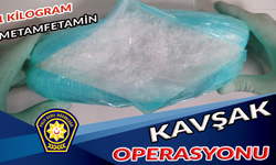 Aracında bir kilo metamfetamin ele geçirilen kişi tutuklandı...