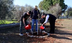 İskele Belediyesi Ötüken Özel Eğitim Okulu’nda meyve bahçesi oluşturdu