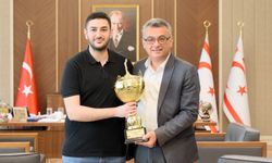 Erhürman, Kıbrıslı Türk milli bilardocu Mustafa Alnar’ı kabul etti