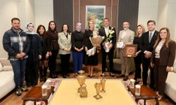 Nilden Erhürman, EVKAF iyilik gönüllüleri ile bir araya geldi