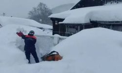 Kar ve fırtına can almaya devam ediyor