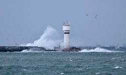 İstanbul'da fırtına etkisini sürdürüyor