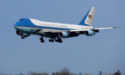 Trump'ın uçağı havadayken arızalandı