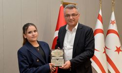 Cumhurbaşkanı Tufan Erhürman, Özgür İş İnsanları Derneği yetkililerini kabul etti