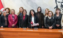 CHP’li kadınlardan "itibar suikastine" tepki: Ailelere dokunmayı bırakın