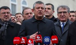 Özel’den Erdoğan’a çağrı: Deprem konutlarının parasını istemeyin, senetleri yırtın