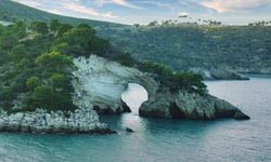 Sevgililer Günü'ne denk geldi: İtalya’da yüzlerce yıllık “Aşıklar Kemeri” fırtınada yıkıldı