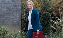 İngiltere Dışişleri Bakanı Cooper: “Kıbrıs'ta İngiliz üssü çevresinde tüm orantılı önlemler alındı”