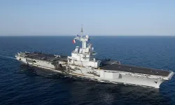Macron, Charles de Gaulle uçak gemisini Akdeniz'e gönderiyor