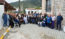 Zerrin Üstel Lapta Huzurevi’ni ziyaret etti