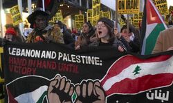 New York’ta ABD ve İsrail’in İran’a yönelik saldırıları protesto edildi