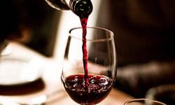 Araştırma: Şarap içenlerde, diğer alkollü içki tüketicilerine göre kalp hastalığı riski daha düşük