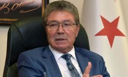 Üstel’den Erhürman’a sert tepki: “Sosyal medya üzerinden devlet yönetilmez”