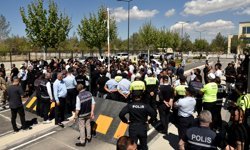 Taksiciler Meclis kapısına dayandı: Arıklı "zaman" istedi, Federasyon "eylem" uyarısı yaptı!