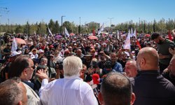 Sendikalar grevi askıya aldı: Gözler Meclis’te