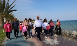 İskele’de kansere karşı farkındalık yürüyüşü düzenlendi
