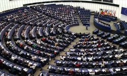 Avrupa Parlamentosu Polonyalı 4 milletvekilinin dokunulmazlığını kaldırdı