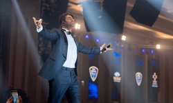 Mahsun Kırmızıgül'den, Merit Royal Diamond'da müzik ziyafeti