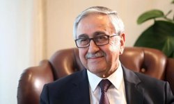 "Tarafsızım" diyenlere Akıncı'dan sert mesaj: