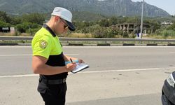 Trafik denetimleri: 327 sürücü rapor, 47 araç trafikten men edildi, iki sürücü tutuklandı