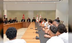 Erhürman, KKTC A Milli Futbol Takımı’nı kabul etti