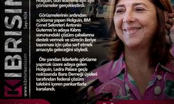 HOLGUİN PANKARTLARLA KARŞILANDI