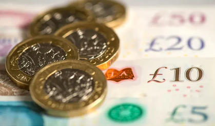 Sterlin rekor tazeledi