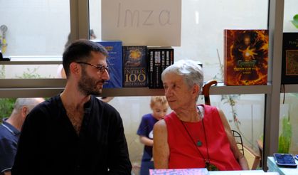 Şair Doğan Bullici’nin Little Black Bird kitabının tanıtımı yapıldı