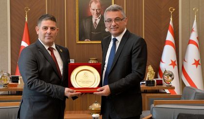 Cumhurbaşkanı Tufan Erhürman, MOK Başkanı ve komite üyelerini kabul etti