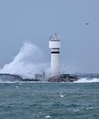 İstanbul'da fırtına etkisini sürdürüyor