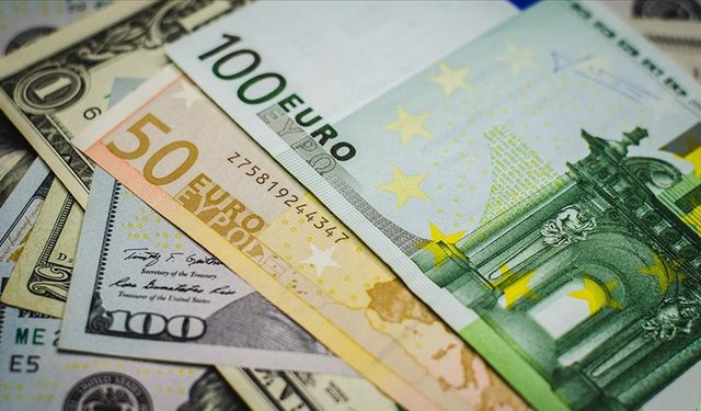 Euro 38,08, sterlin 45,35, dolar ise 34,10 TL'den işlem görüyor