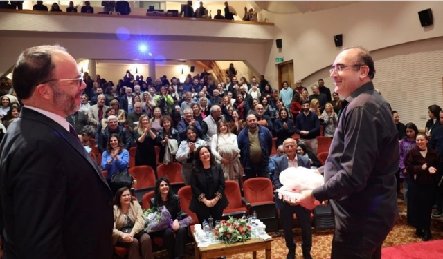 İskele Belediyesi 14. Kültür ve Sanat Günleri, Sunay Akın’ın gösterisi ile başladı