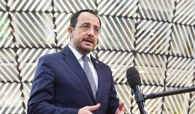 Hristodulidis "Kıbrıs sorununda çözüm" için hazırladığı fikirlerini Holguin’e sunmaya hazırlanıyor