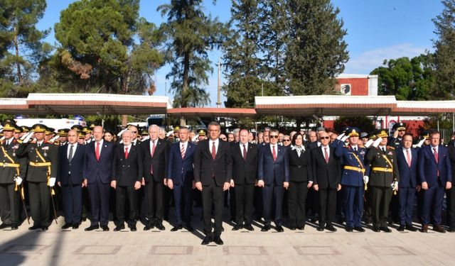 Cumhurbaşkanı Tufan Erhürman, Lefkoşa Atatürk Anıtı’nda düzenlenen törene katıldı