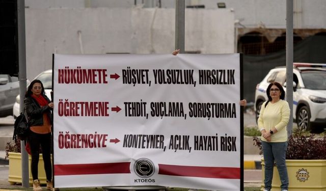 KTOEÖS, Başbakanlık ışıklarında eylem yaptı