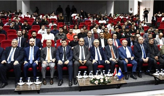 DAÜ’de, “Kayıp Mirasa Yolculuk: Bilim Tarihi ve İslam Medeniyetinin İnsanlığa Katkıları” başlıklı konferans düzenlendi