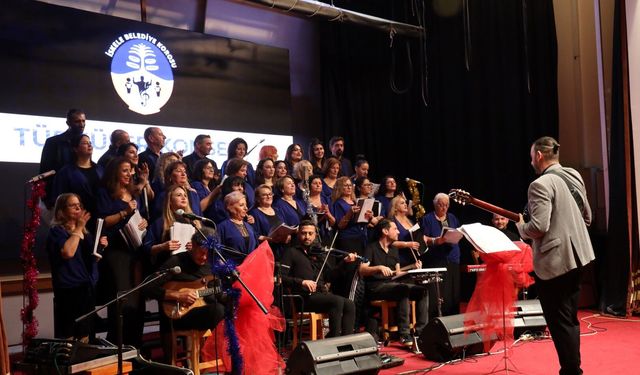 İskele Belediye Korosu, 11. yaşını türküler konseri ile kutladı