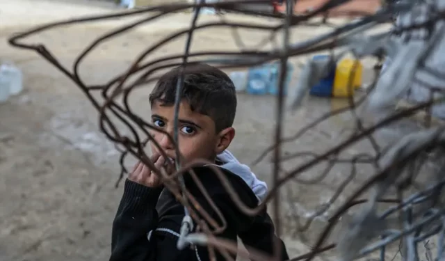 İsrail uyguladığı yasaklarla öldürmeye devam ediyor: Bu kış Gazze'de 11 çocuk donarak öldü